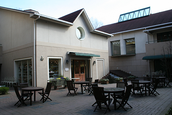 �z�e������